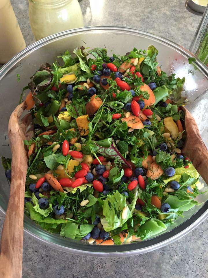 Wild garden salad